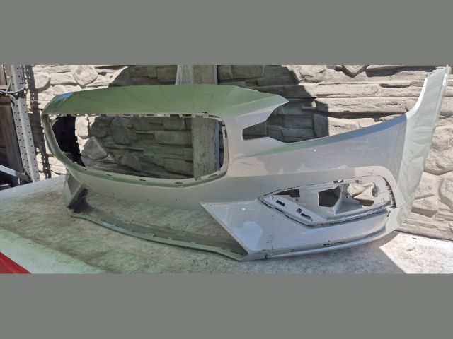 bontott VOLVO V60 Első Lökhárító (Üresen)
