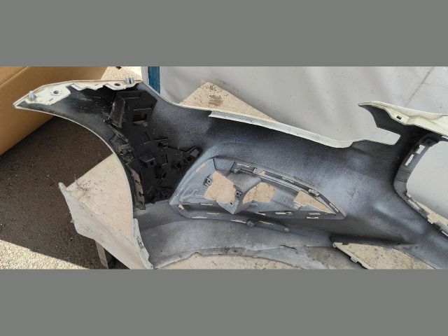 bontott VOLVO V60 Első Lökhárító (Üresen)