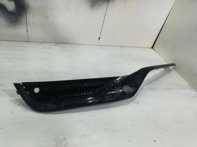 bontott VOLVO V60 Jobb első Lökhárító Díszléc