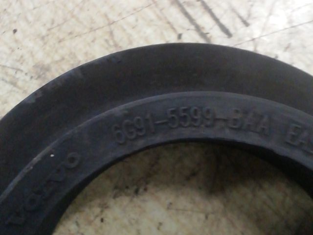 bontott VOLVO V60 Jobb hátsó Felső Rugótányér