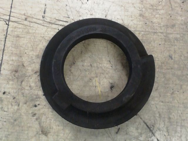 bontott VOLVO V60 Jobb hátsó Felső Rugótányér