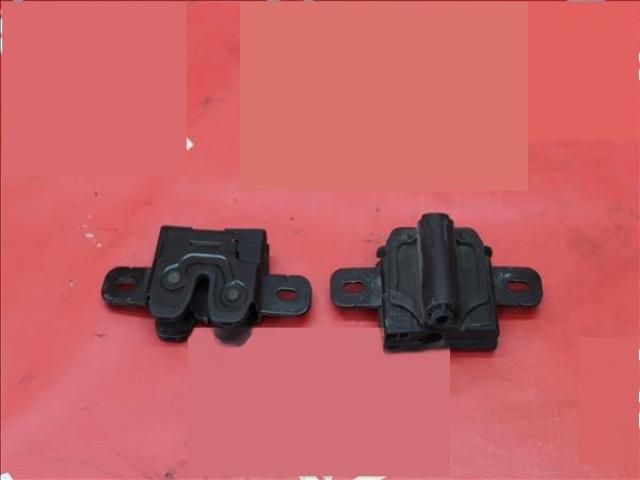 bontott VOLVO V60 Motorháztető Zárszerkezet