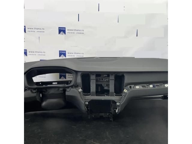 bontott VOLVO V60 Műszerfal Héj