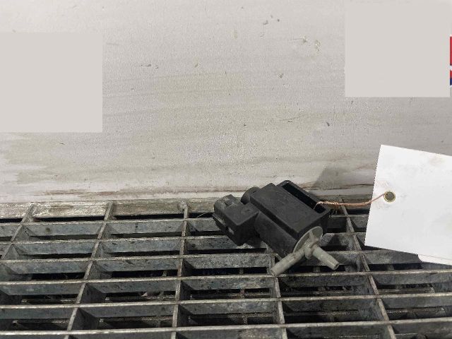 bontott VOLVO V60 Vákum Szelep