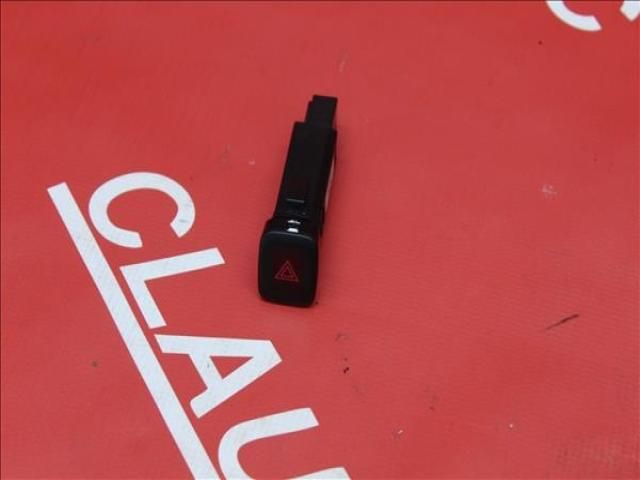 bontott VOLVO V60 Vészvillogó Kapcsoló