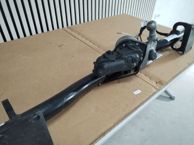 bontott VOLVO V60 Vonóhorog