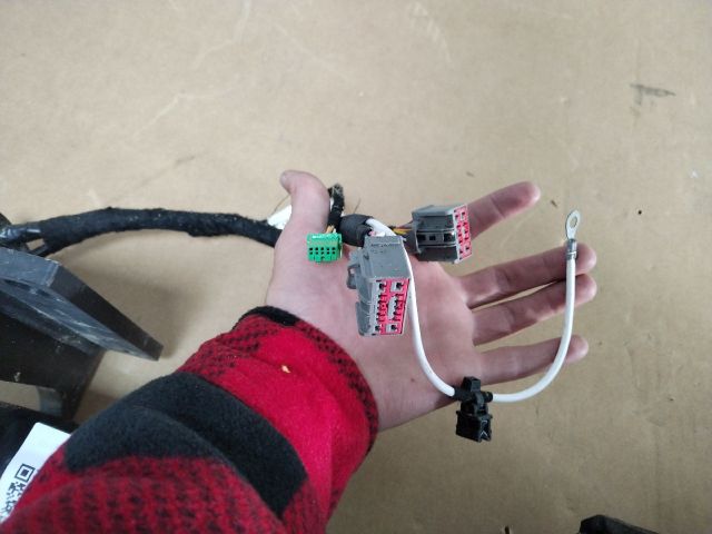 bontott VOLVO V60 Vonóhorog