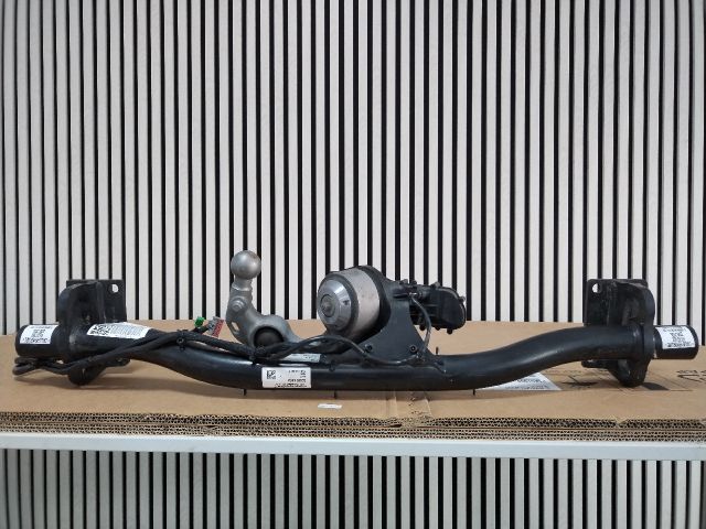 bontott VOLVO V60 Vonóhorog