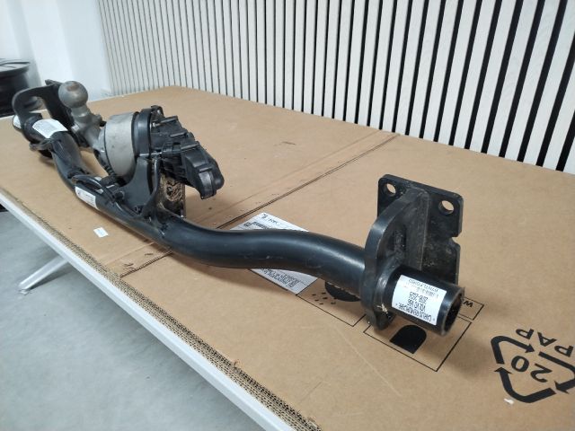 bontott VOLVO V60 Vonóhorog