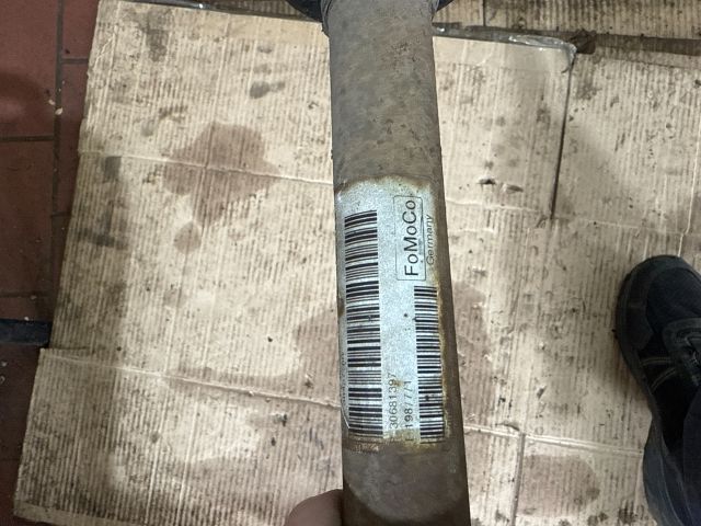 bontott VOLVO V70 Bal Féltengely