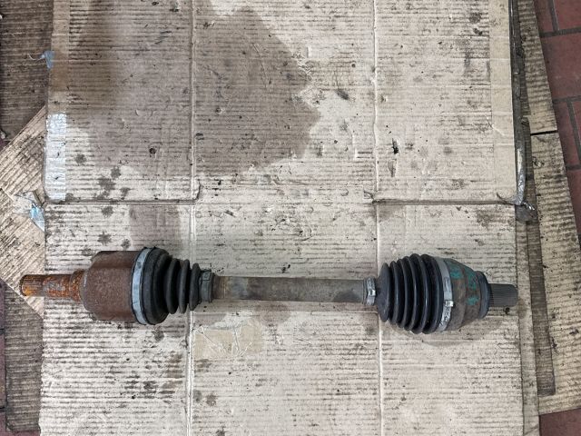 bontott VOLVO V70 Bal Féltengely