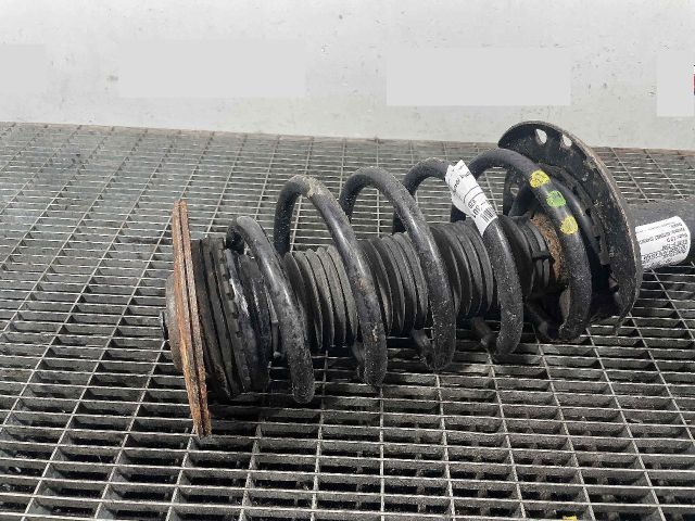 bontott VOLVO V70 Első Rugó