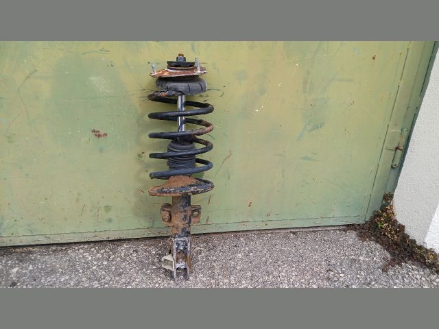 bontott VOLVO V70 Jobb első Gólyaláb (Lengécsillapító, Rugó)