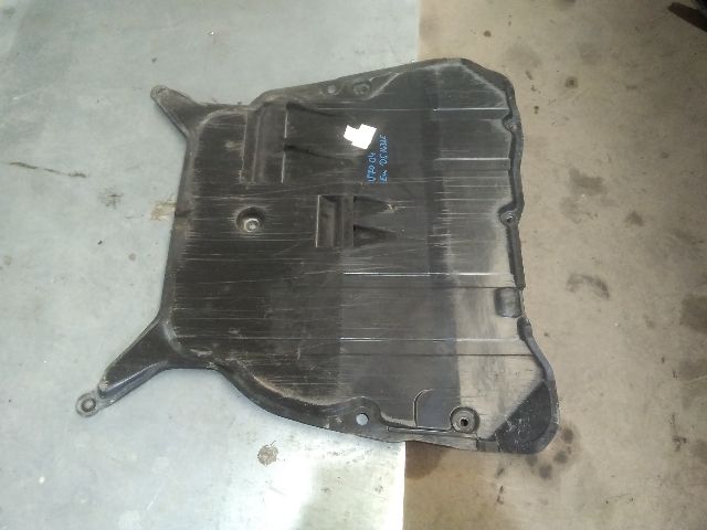 bontott VOLVO V70 Alsó Motorburkolat