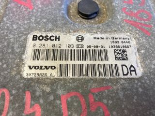 bontott VOLVO V70 Motorvezérlő