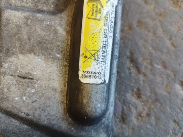 bontott VOLVO V70 Homlokfal (Üres lemez)