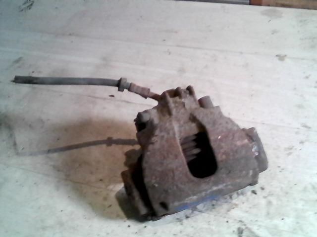 bontott VOLVO V70 Jobb első Féknyereg Munkahengerrel