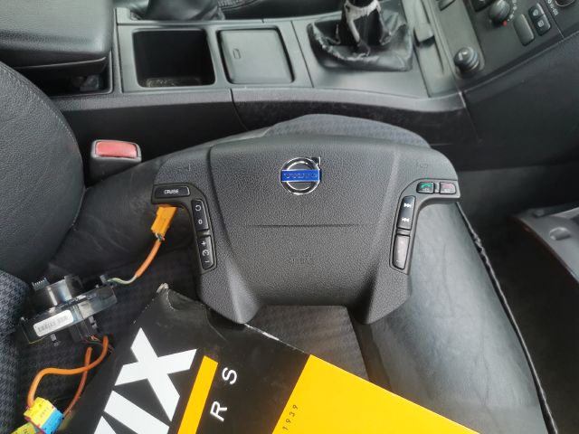 bontott VOLVO V70 Jobb hátsó Féknyereg Munkahengerrel