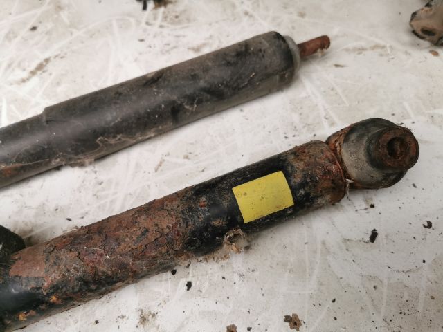 bontott VOLVO V70 Jobb hátsó Lengéscsillapító