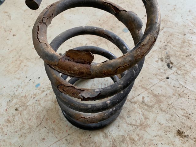 bontott VOLVO V70 Jobb hátsó Rugó