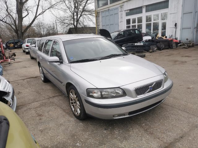 bontott VOLVO V70 Komplett Homlokfal (Részeivel)