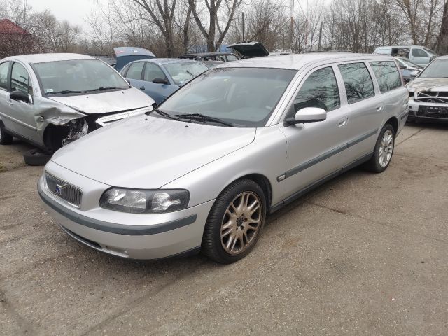 bontott VOLVO V70 Komplett Homlokfal (Részeivel)