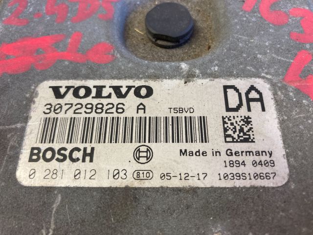 bontott VOLVO V70 Motorvezérlő