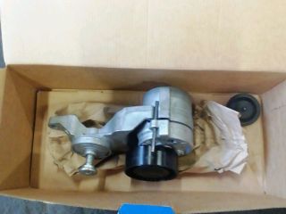 bontott VOLVO V70 Szíjfeszítő Görgő