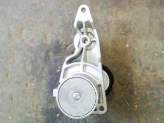 bontott VOLVO V70 Szíjfeszítő Görgő