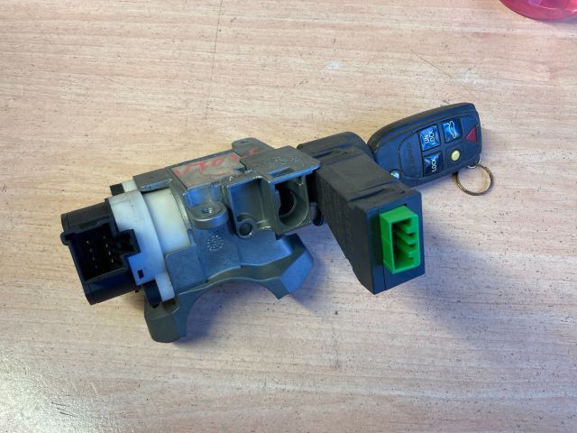 bontott VOLVO V70 Gyújtáskapcsoló