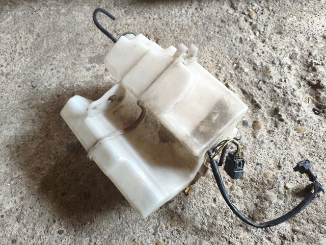 bontott VOLVO V70 Ablakmosó Tartály