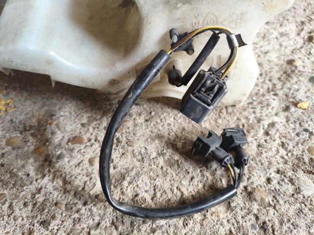 bontott VOLVO V70 Ablakmosó Tartály