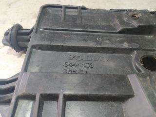 bontott VOLVO V70 Akkumulátor Tartó