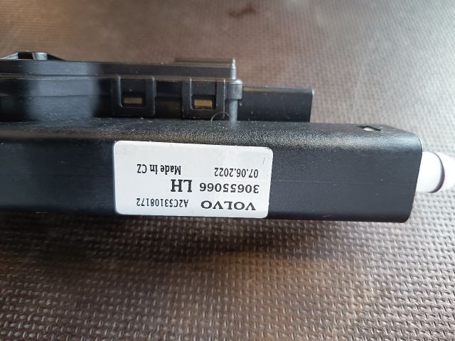 bontott VOLVO V70 Bal Fényszórómosó Fúvóka