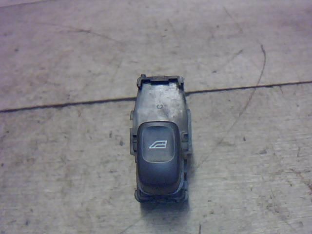 bontott VOLVO V70 Bal hátsó Ablakemelő Kapcsoló