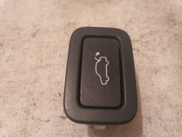 bontott VOLVO V70 Csomagtérajtó Kapcsoló