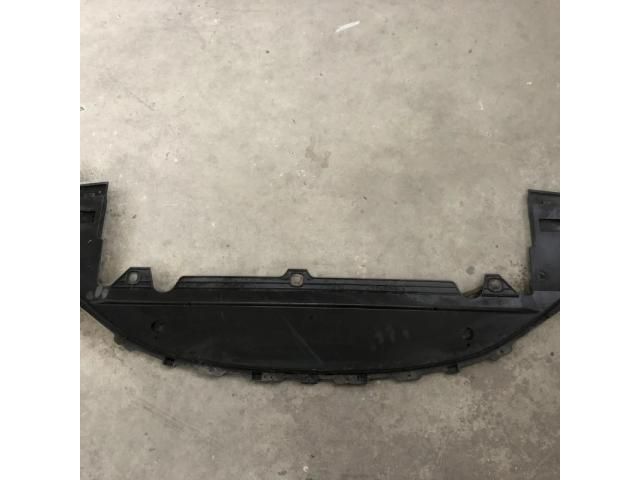 bontott VOLVO V70 Első Lökhárító Alsó (Műanyag)