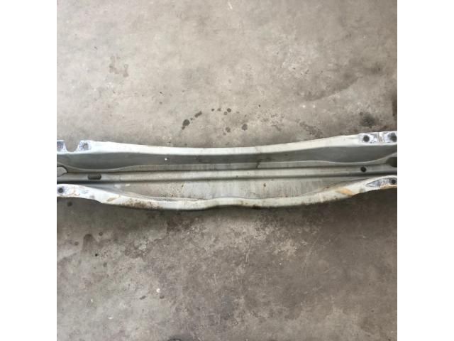 bontott VOLVO V70 Első Lökhárító Merevítő (Fém)