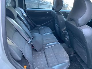 bontott VOLVO V70 Első Lökhárító (Részeivel)