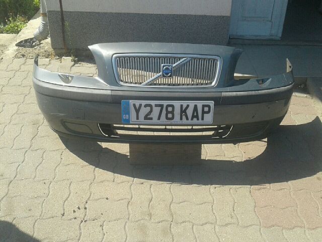 bontott VOLVO V70 Első Lökhárító (Részeivel)