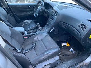 bontott VOLVO V70 Első Lökhárító (Részeivel)