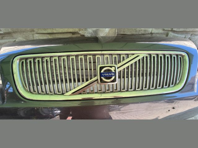 bontott VOLVO V70 Első Lökhárító (Üresen)