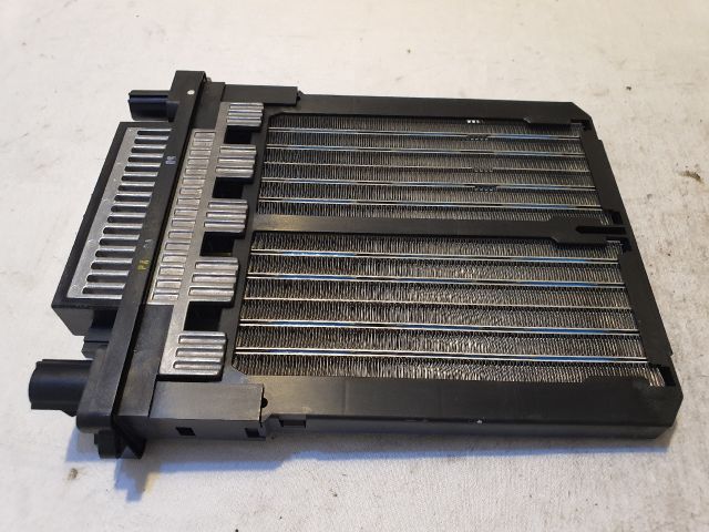 bontott VOLVO V70 Fűtőradiátor (Elektromos)