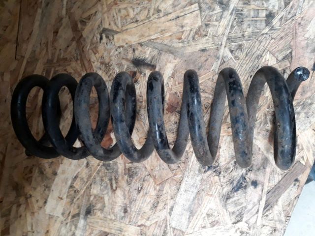 bontott VOLVO V70 Hátsó Rugó