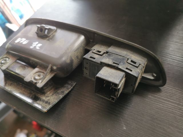 bontott VOLVO V70 Jobb első Ablakemelő Kapcsoló