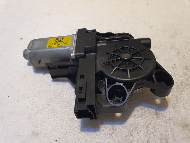 bontott VOLVO V70 Jobb első Ablakemelő Motor