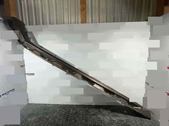 bontott VOLVO V70 Jobb első Küszöb Díszléc