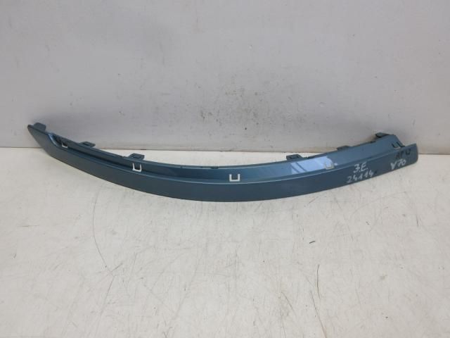 bontott VOLVO V70 Jobb első Lökhárító Díszléc