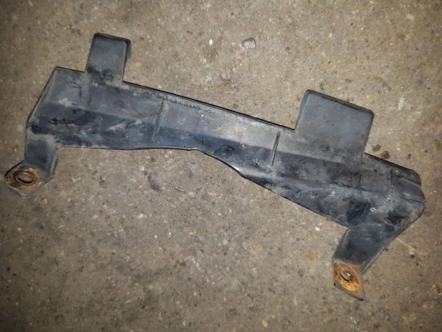 bontott VOLVO V70 Jobb Fényszóró Tartó