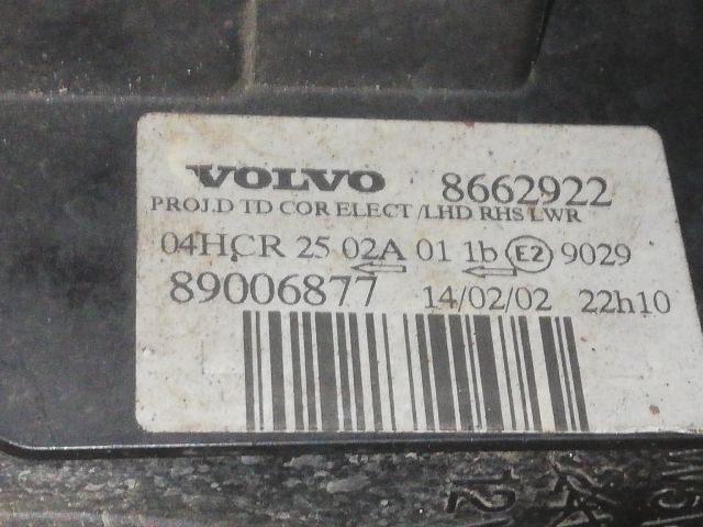 bontott VOLVO V70 Jobb Fényszóró